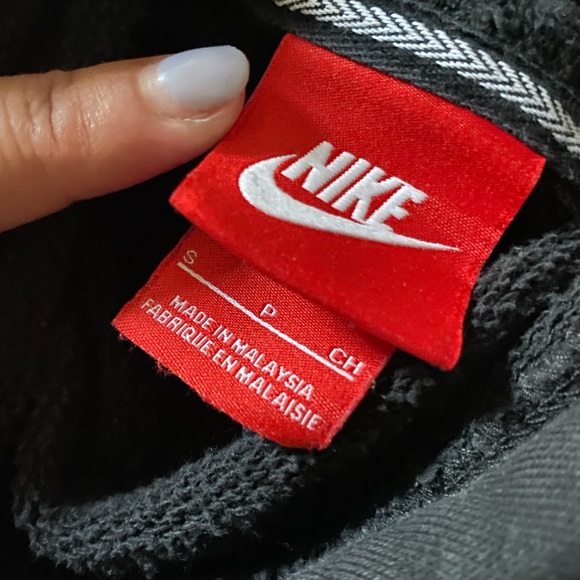 Women's Nike Black Hoodie - Picture 3 of 3